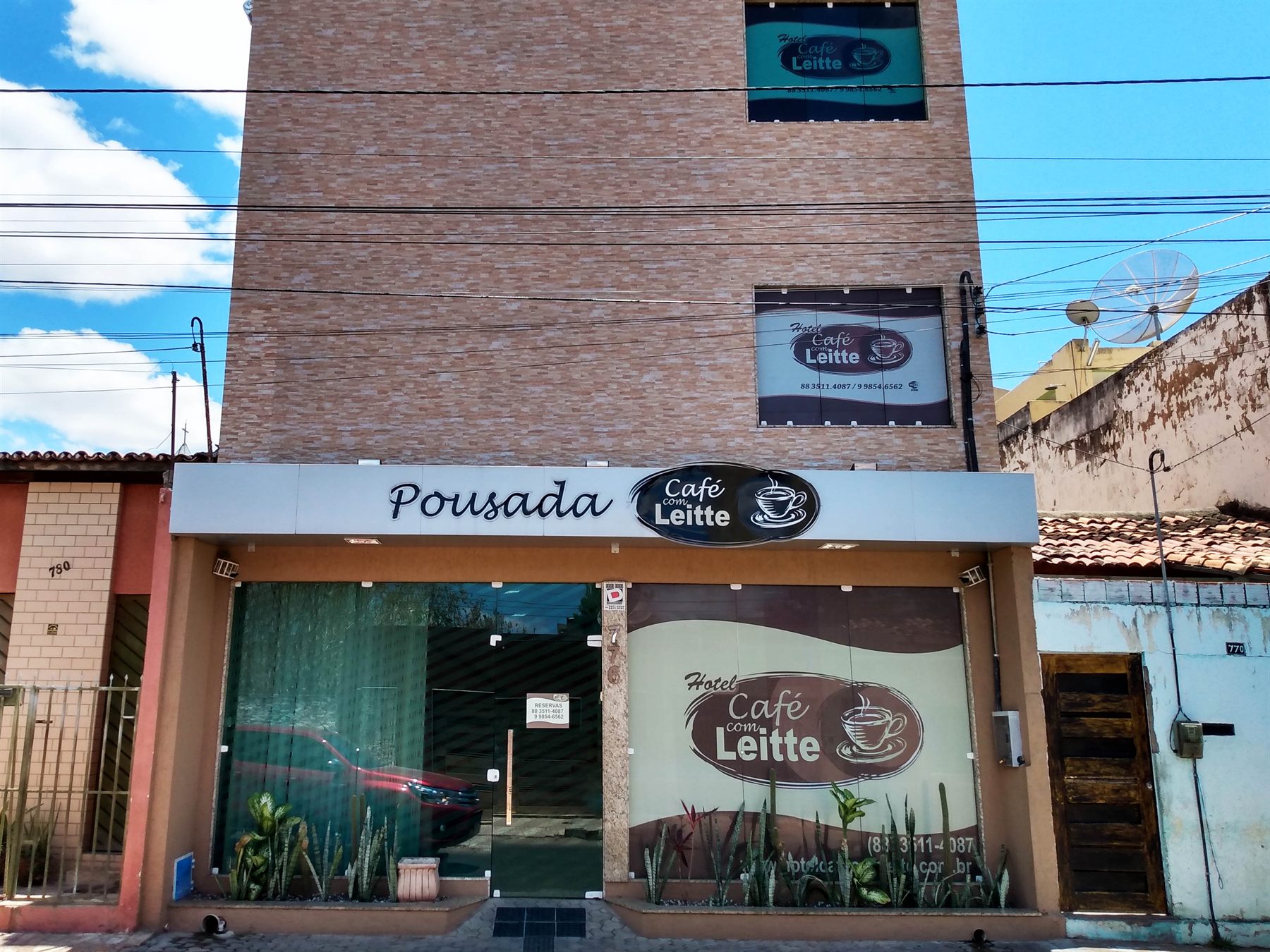 Fachada da Pousada Café com Leitte, na Rua Delmiro Gouveia, em Juazeiro do Norte